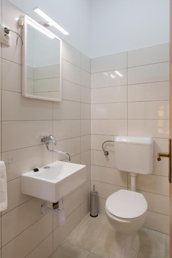 Apartments By The Sea Kastel Stari, Kastela - 15894 Exterior photo