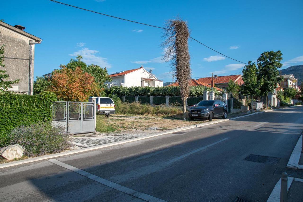 Apartments By The Sea Kastel Stari, Kastela - 15894 Exterior photo